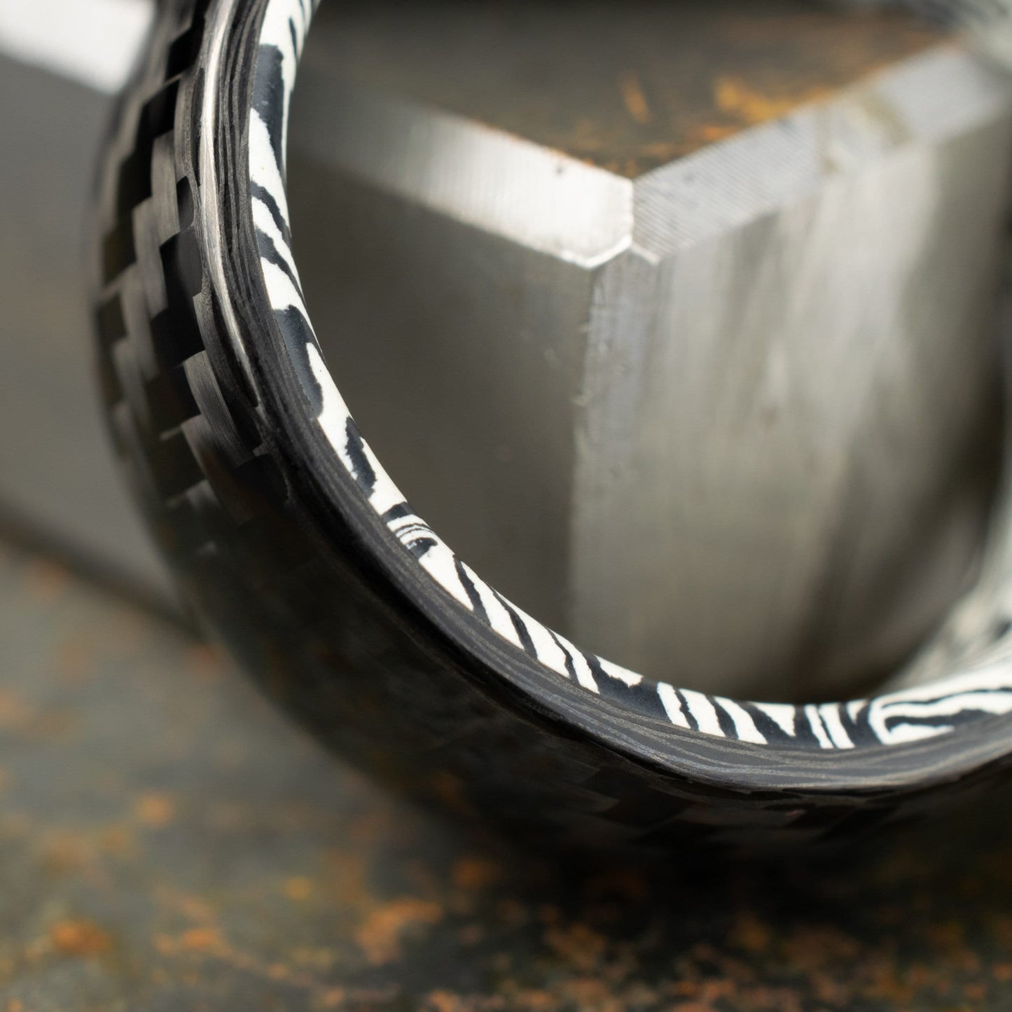 1k Twill Carbon Fiber Ring Lined With Tuxedo Mosaic Spectrum Damascus