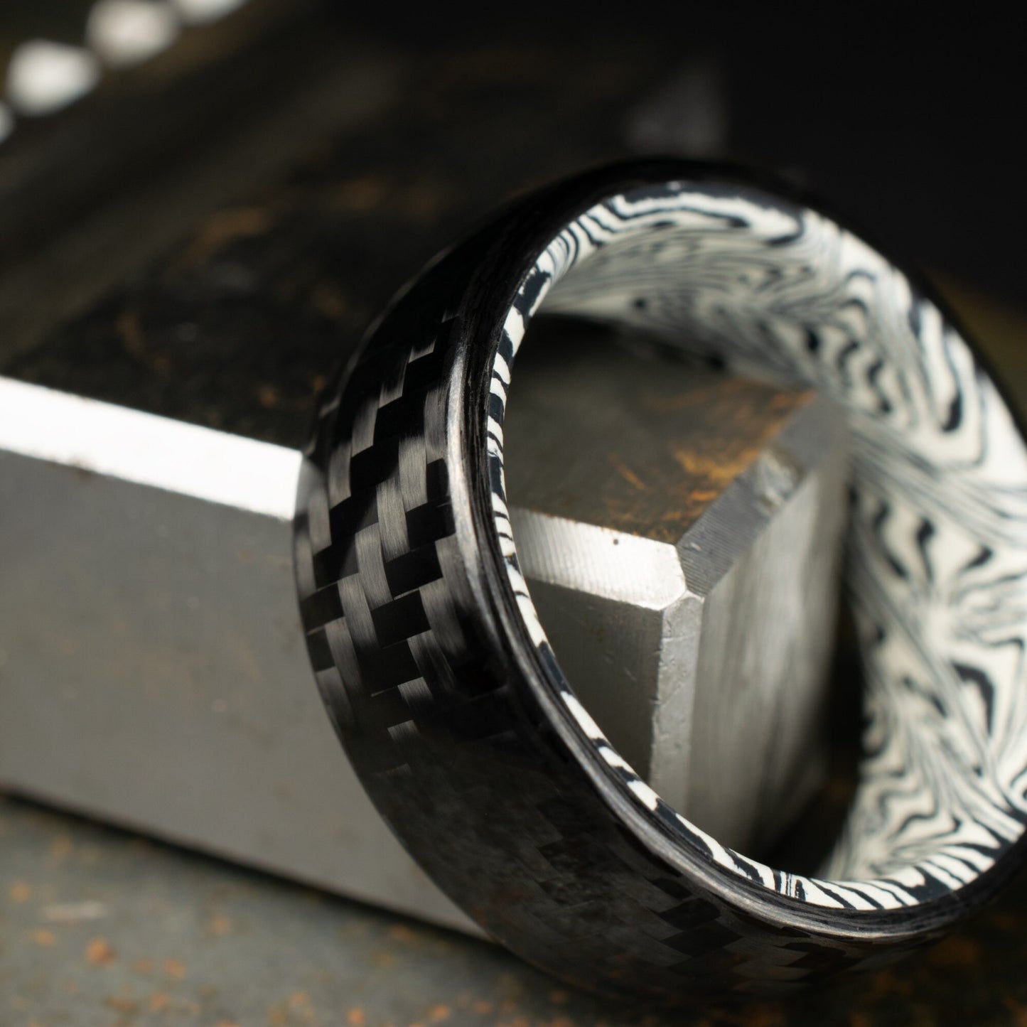1k Twill Carbon Fiber Ring Lined With Tuxedo Mosaic Spectrum Damascus