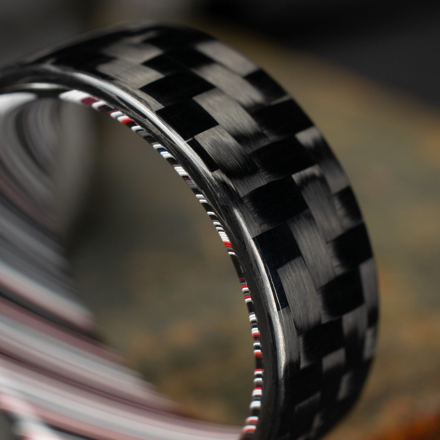 3k Twill Carbon Fiber Ring Lined With Tilted Fordite. Gloss Finish Carbon Fiber