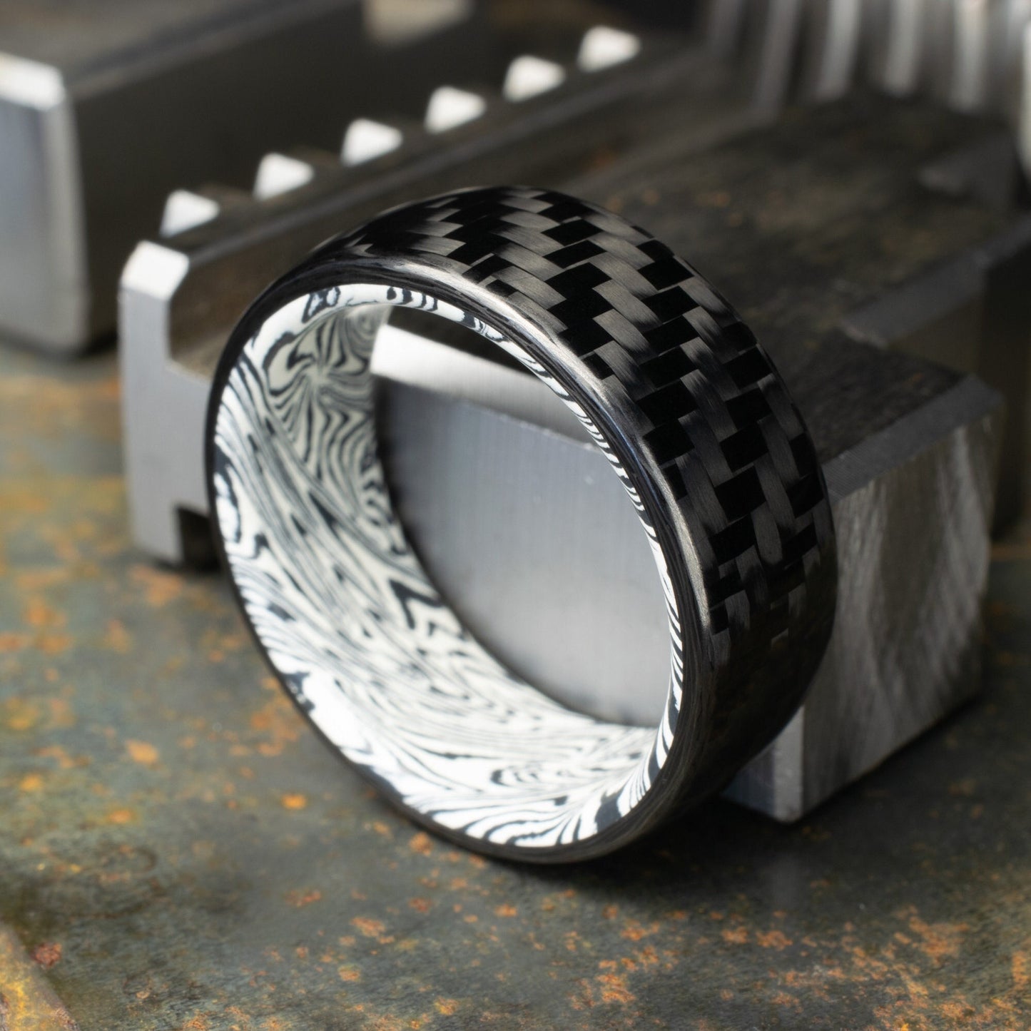 1k Twill Carbon Fiber Ring Lined With Tuxedo Mosaic Spectrum Damascus