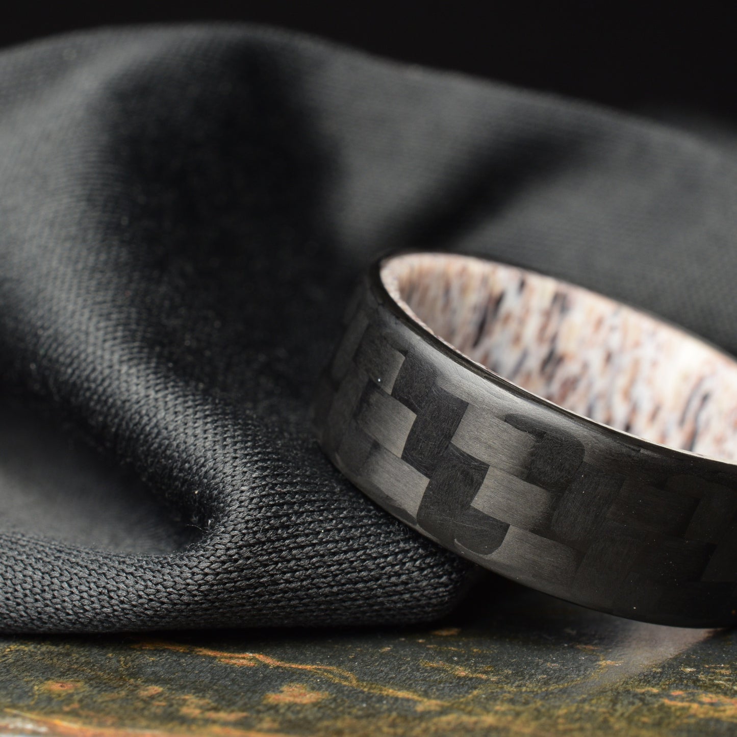 Tinesmith - Matte 3k Twill Carbon Fiber Ring Lined With Deer Antler