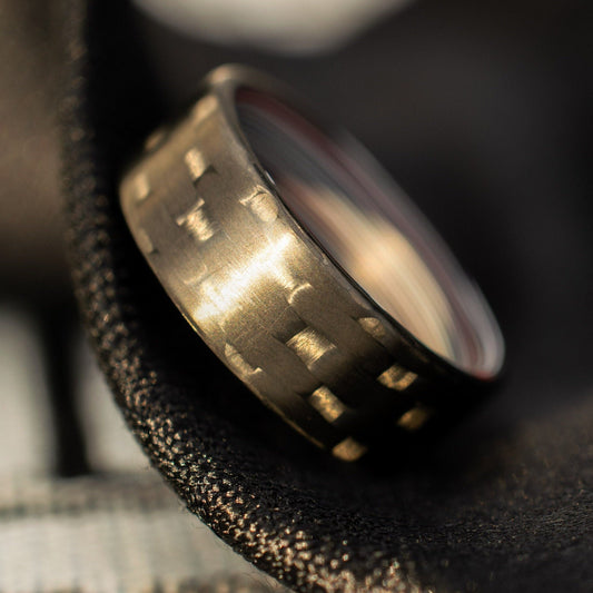 Men's Wedding Band. 5HS Carbon Fiber Ring Lined With Straight Cut Fordite. Matte Finish Carbon Fiber. Black Ring.